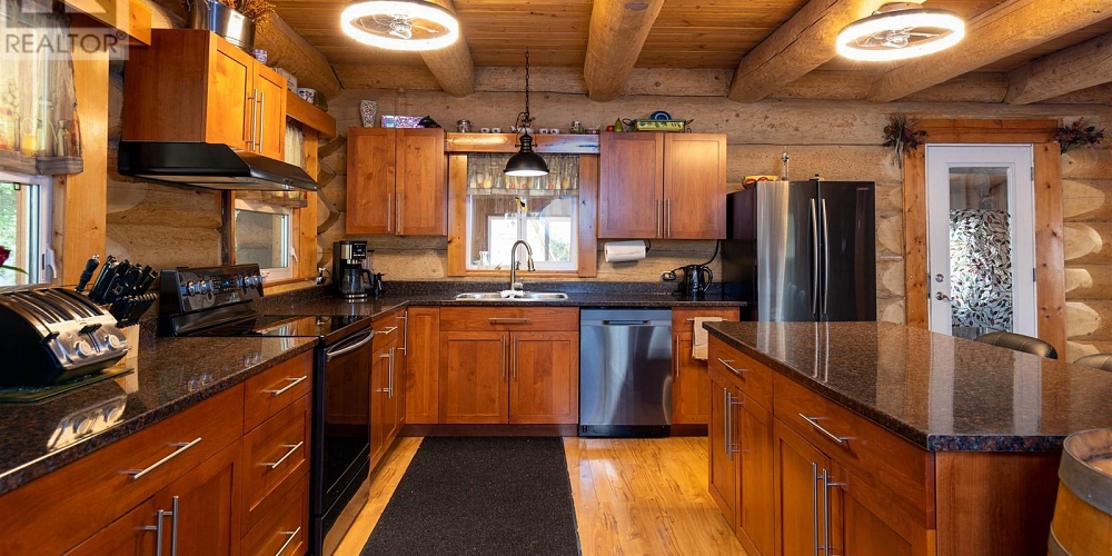 3981 DOBBIE STREET Terrace Photo 5 3981 DOBBIE STREET Terrace Photo 5